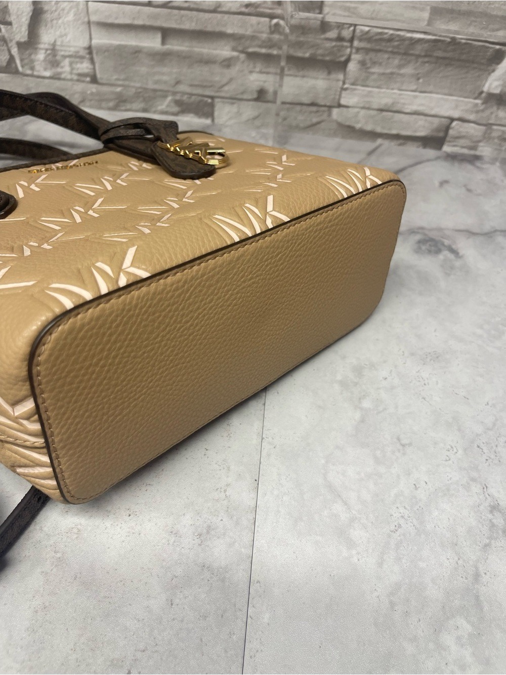 Michael Kors Eliza Small Embossed Tote & Matching Wallet Camel Brown Tan Logo - Picture 8 of 12